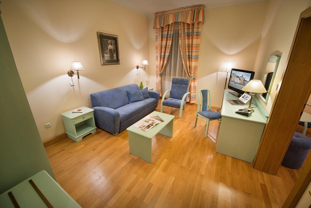 チェスケー・ブジェヨヴィツェ オールド タウン ベッド＆ブレックファースト Bed & Breakfast エクステリア 写真